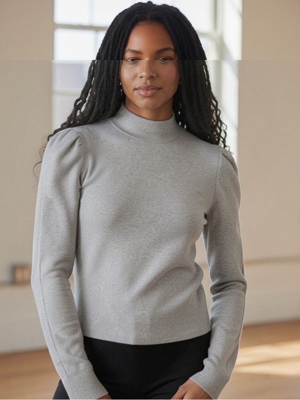 Elie Tahari Light Gray Mock Neck Sweater size small